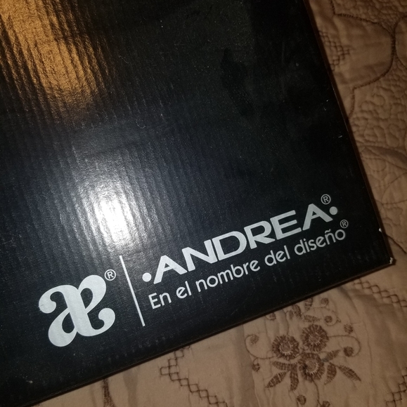 Heels - Picture 2 of 3